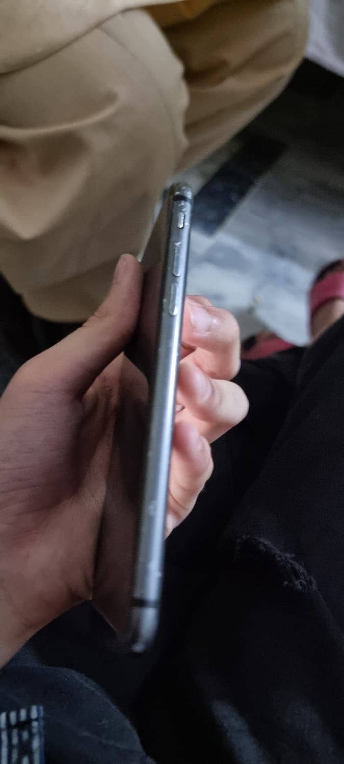 Apple iPhone 8 1