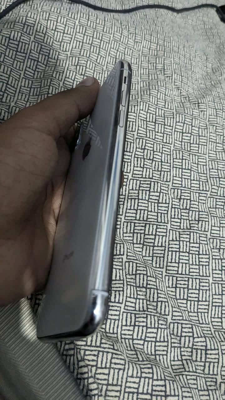 Apple iPhone X 2