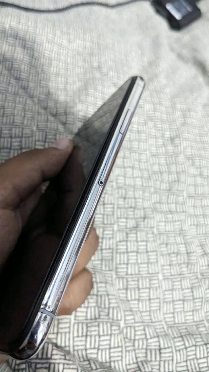 Apple iPhone X 6