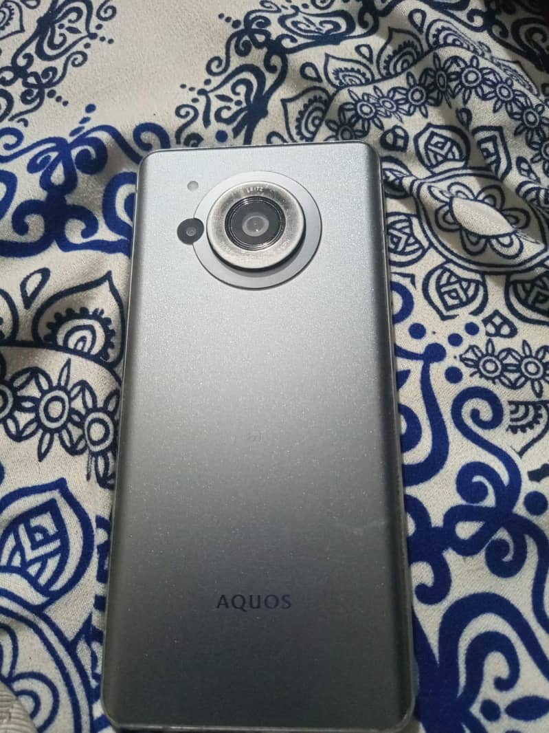 Sharp Aquos Sense7 3
