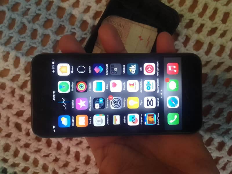 Apple iPhone 8 1