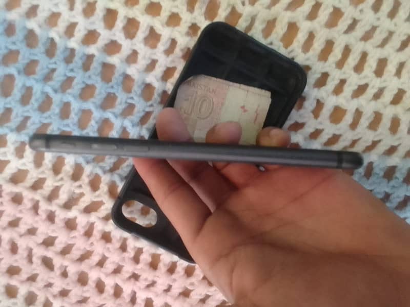 Apple iPhone 8 6