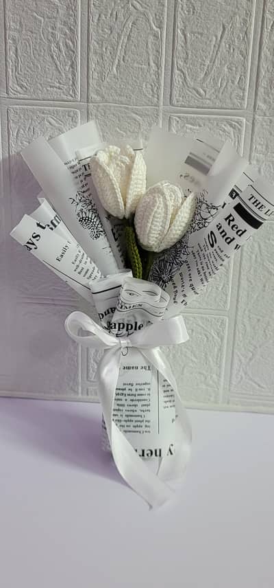 handmade crochet tulip bouquet