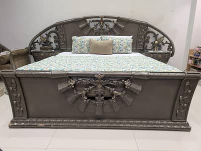 Elegant Luxury Bedroom Set – Bed, Side Tables & Dressing Table