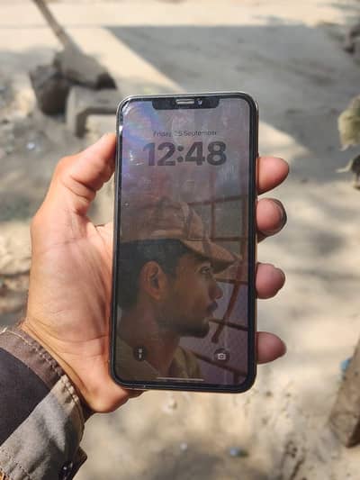 Apple iPhone XS Max factory unlocked