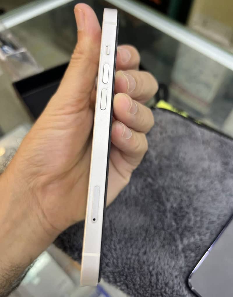 Apple iPhone 14 2