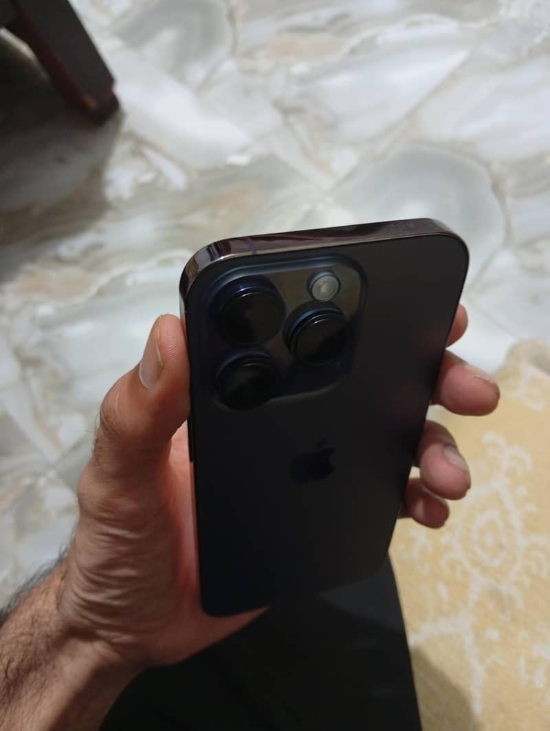 Apple iPhone 14 Pro 0