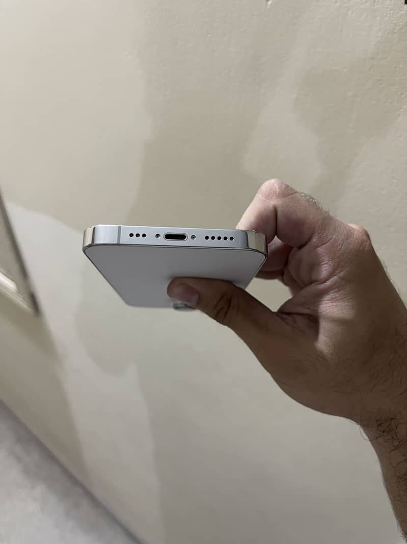 Apple iPhone 14 Pro 2