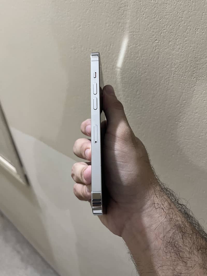 Apple iPhone 14 Pro 9