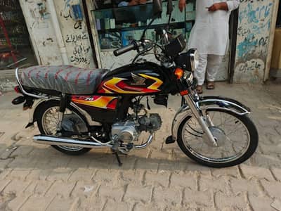 Honda cd70 2026 model only 2850 kms use