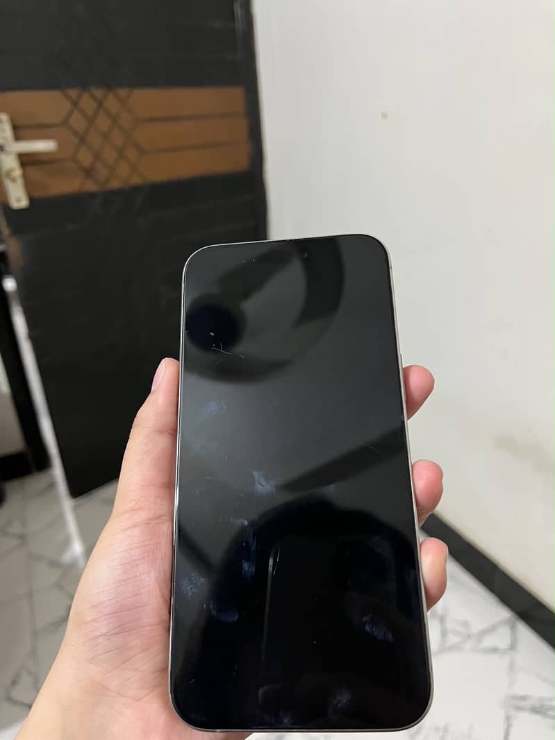 Apple iPhone 15 Pro Max 2