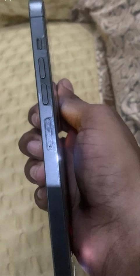 Apple iPhone 13 Pro Max 6