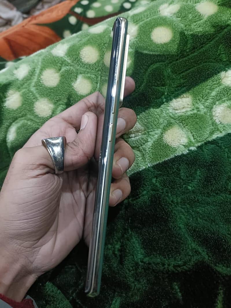 Infinix Note 40 Pro 11