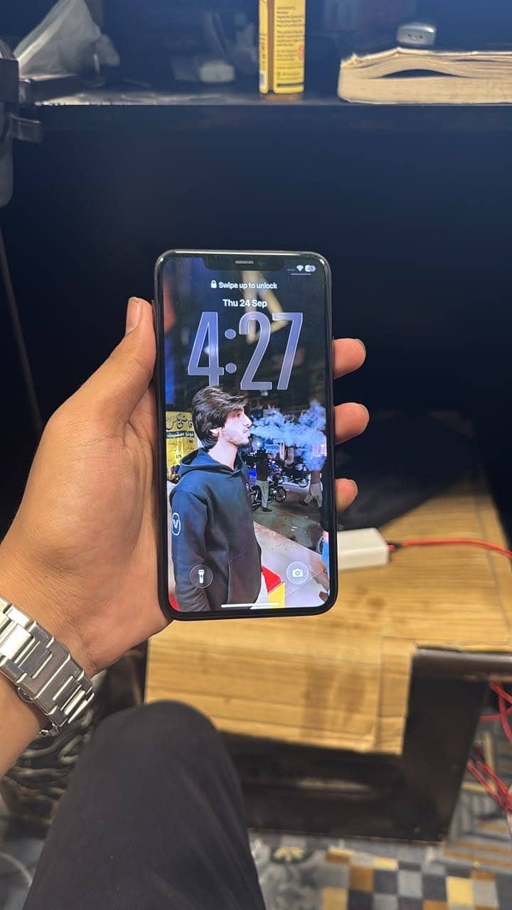 Apple iPhone 11 Pro Max 1