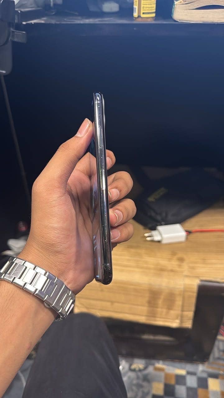 Apple iPhone 11 Pro Max 3