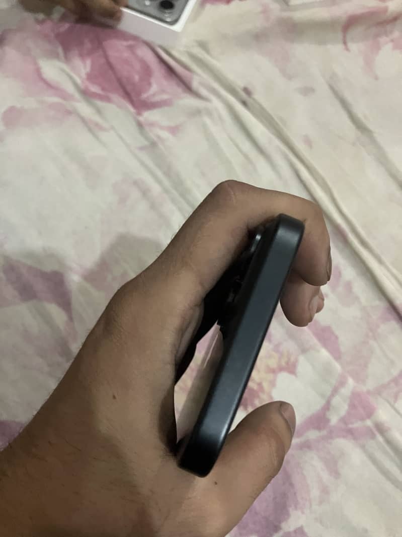 Apple iPhone 15 7