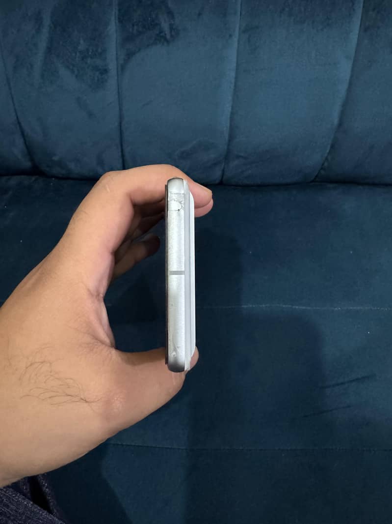 Google Pixel 7 4