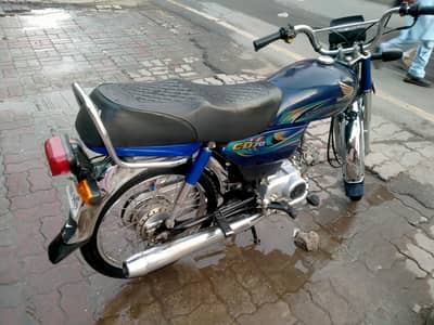 Honda 70 24 model ka stekar h 23 ky and ka number laga h Mary name h