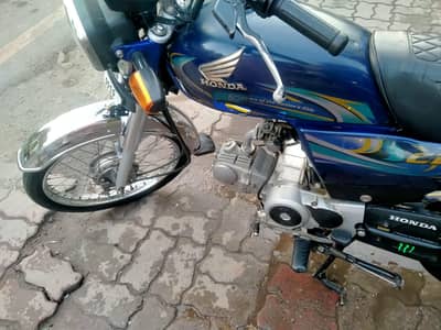 Honda 70 24 model ka stekar h 23 ky and ka number laga h Mary name h