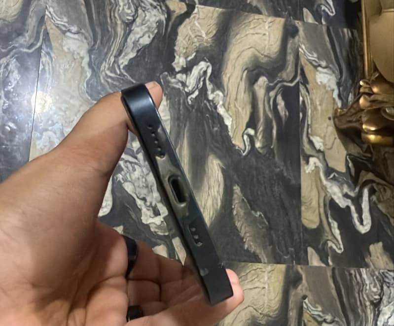 Apple iPhone 14 0