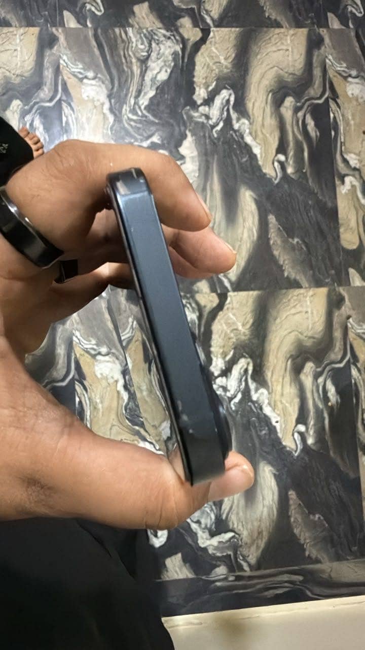 Apple iPhone 14 3