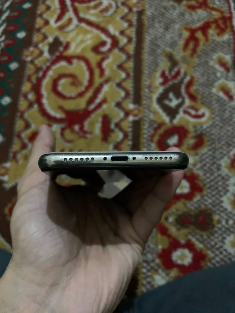 Apple iPhone X 3