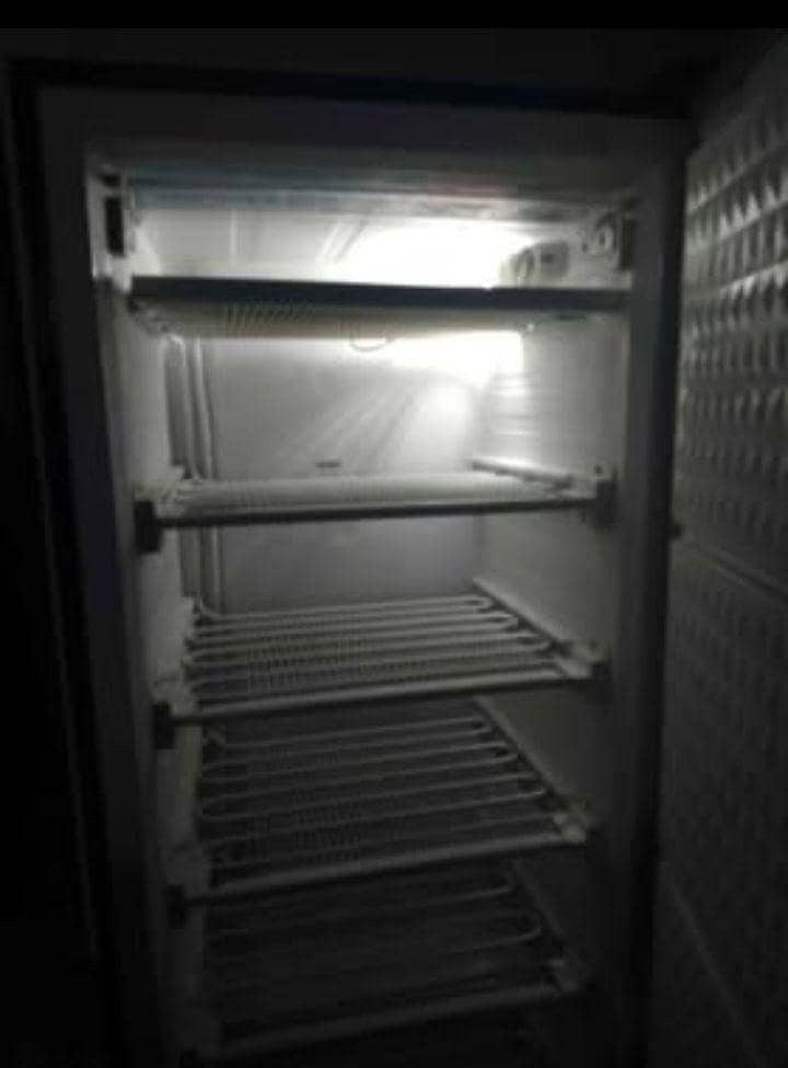 Dawlance Vertical freezer 4