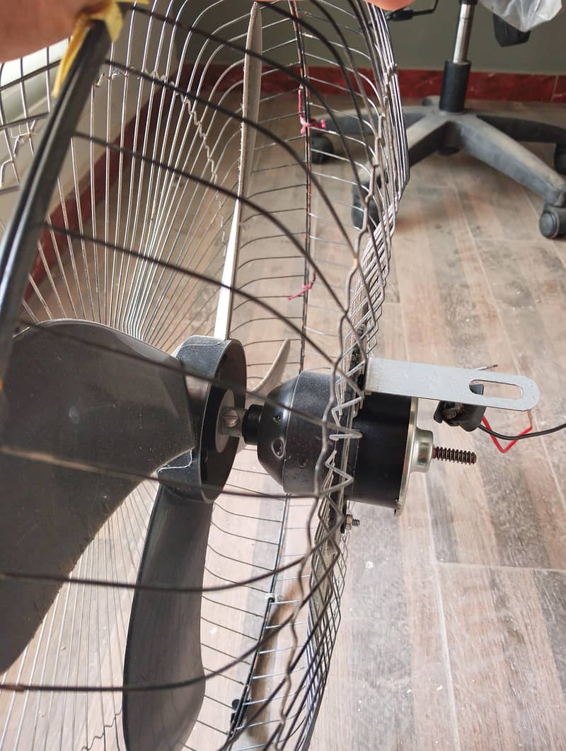 Bracket Fan 4