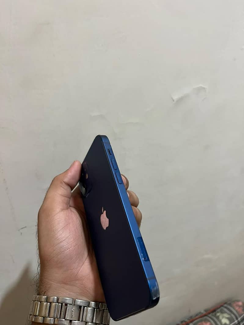 Apple iPhone 12 3
