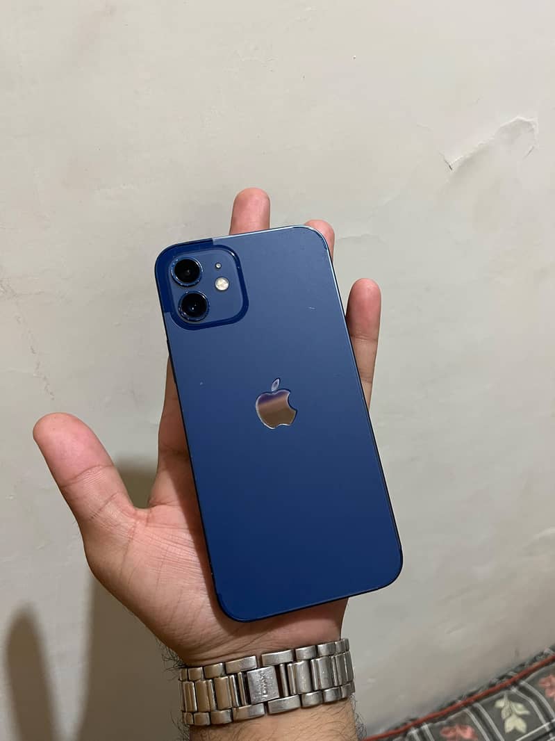 Apple iPhone 12 4