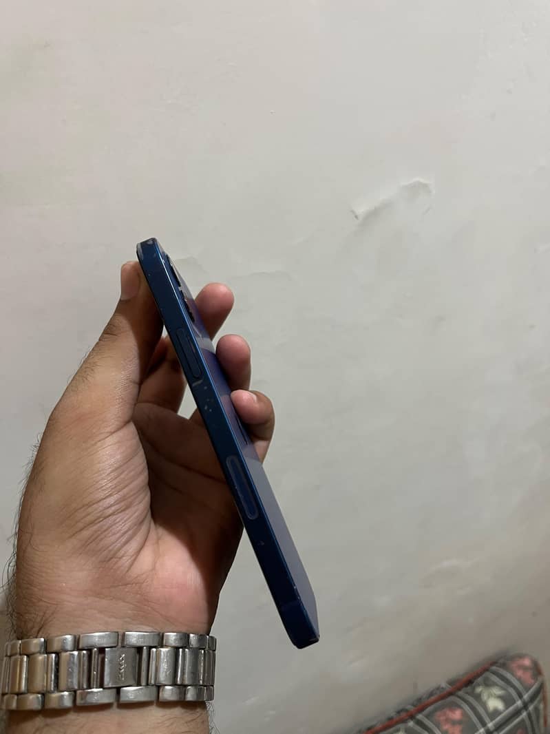 Apple iPhone 12 5