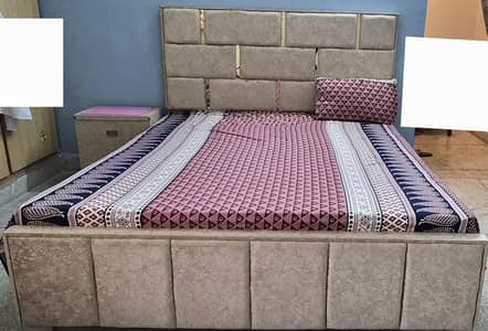 Bed king size with mattress and side table