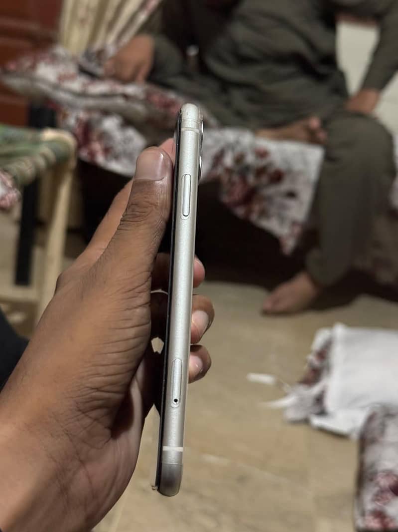 Apple iPhone 11 2