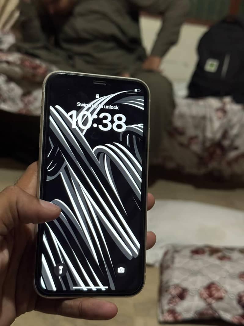 Apple iPhone 11 4