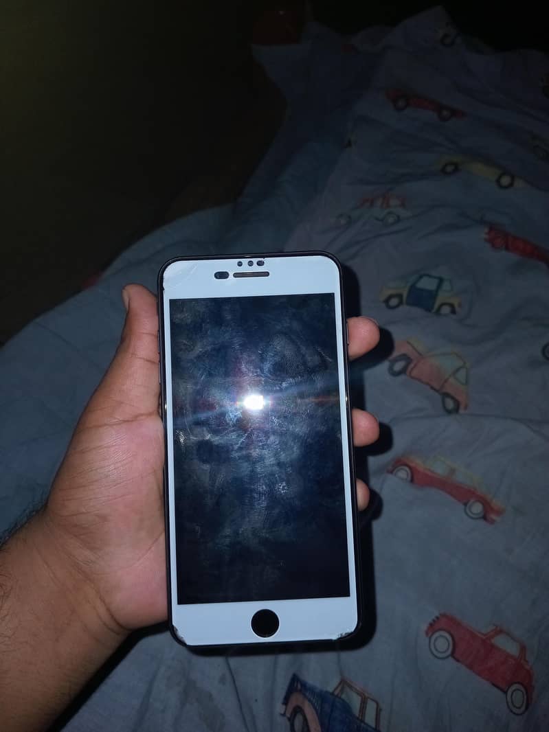 Apple iPhone 7 Plus 3