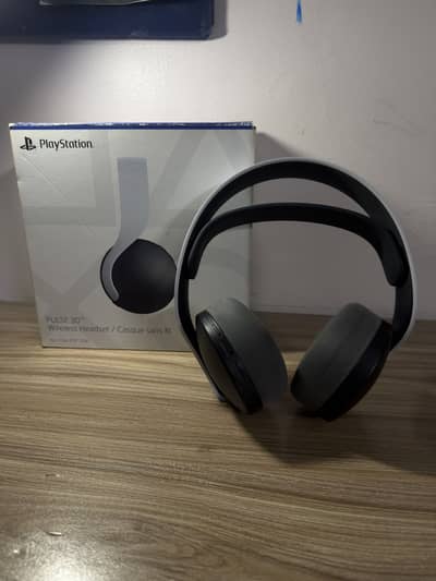 Original Sony PS5 Pulse 3D Wireless Headset With Box & Dongle