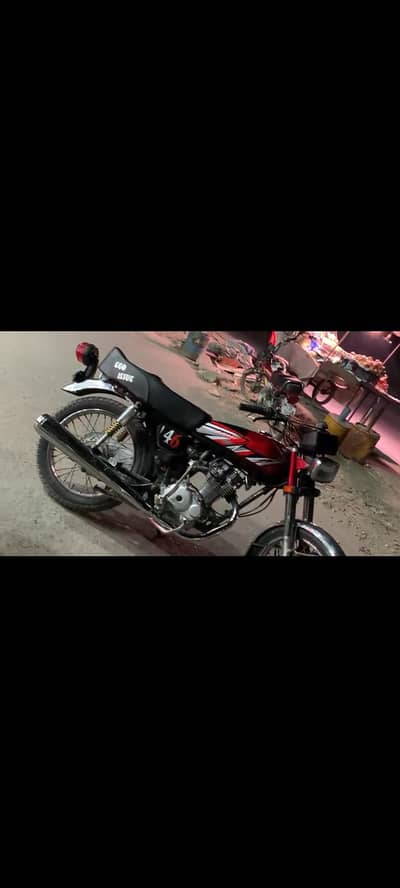 bilkul oke originl tanki tapa silencer nmber plate ashra available ha