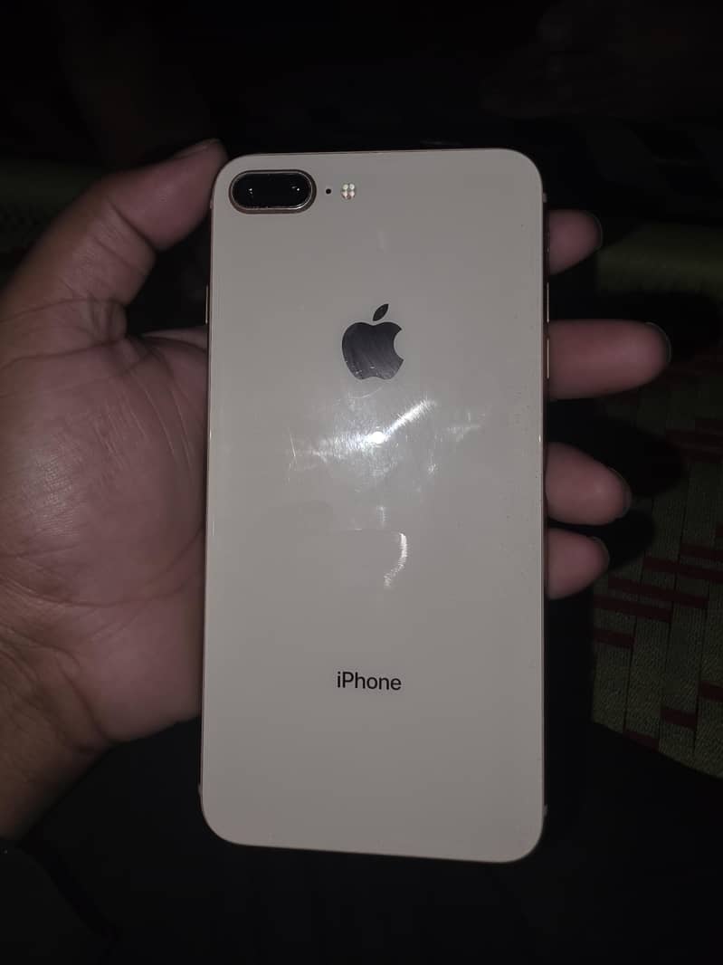 Apple iPhone 8 Plus 0