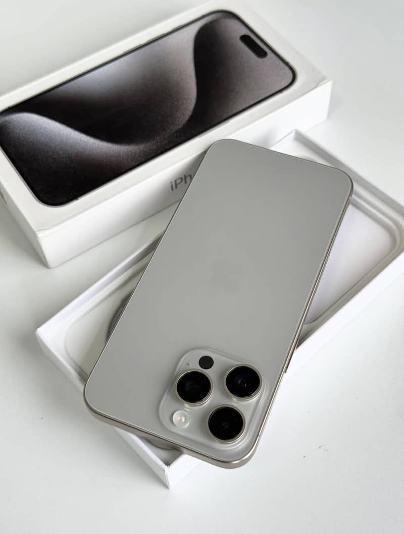 Apple iPhone 15 Pro Max 1