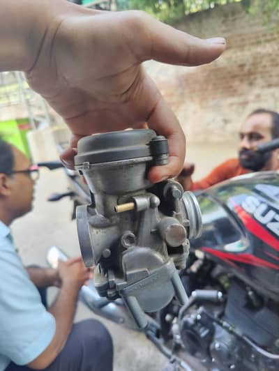 Suzuki gs 150 carportor geniune