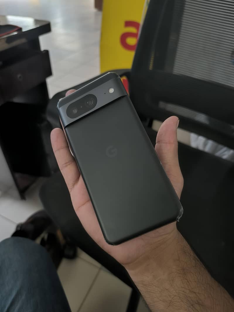 Google Pixel 8 4