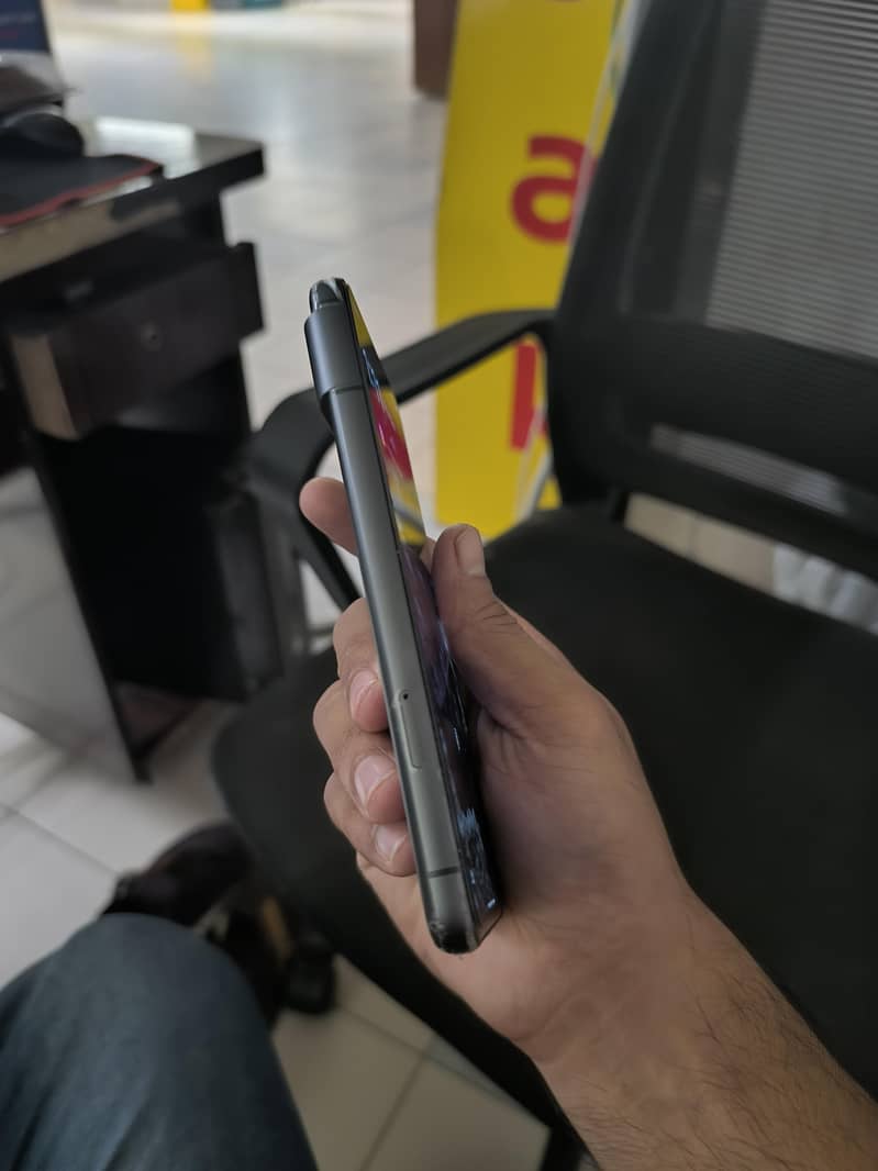 Google Pixel 8 5