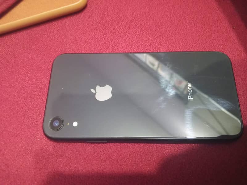 Apple iPhone XR 1