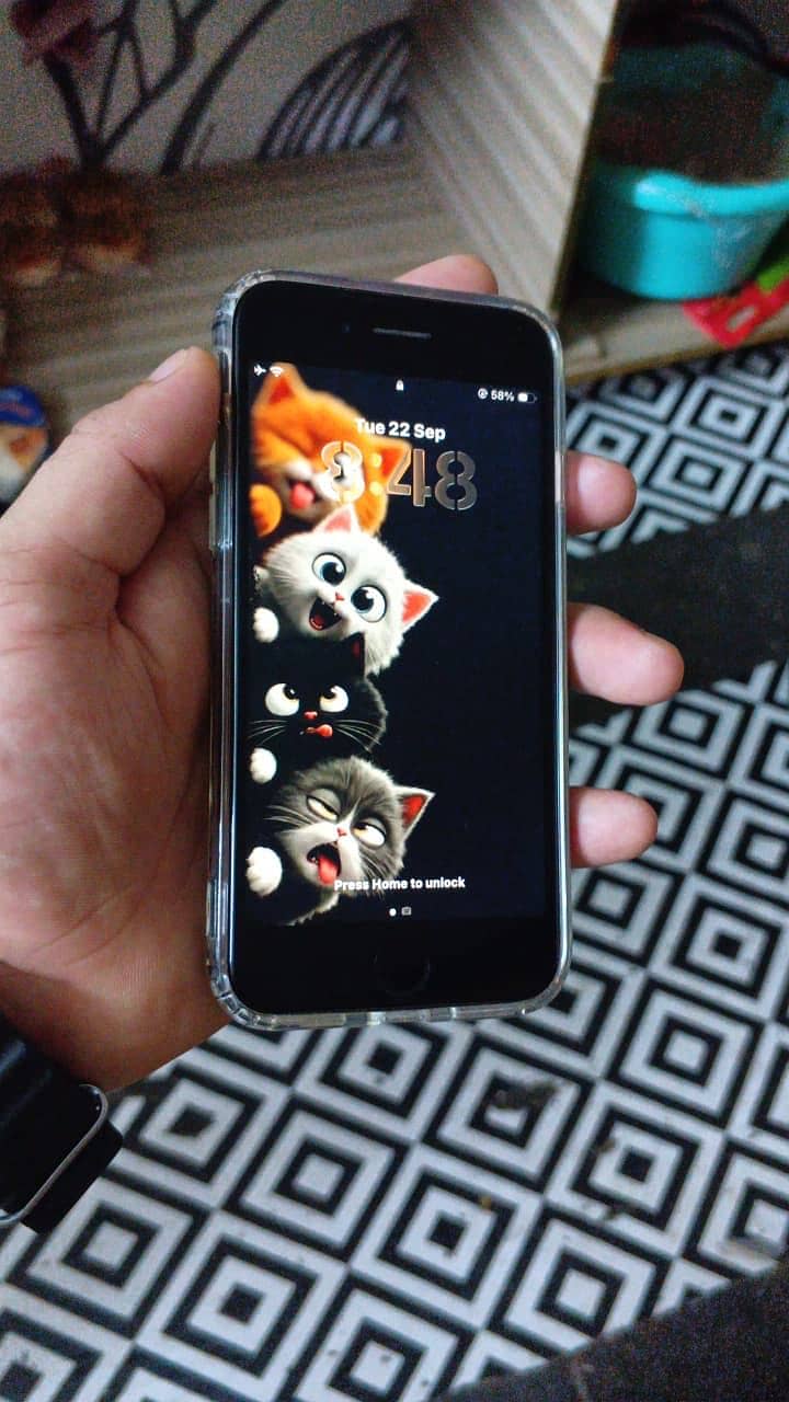 iPhone SE 2020 4