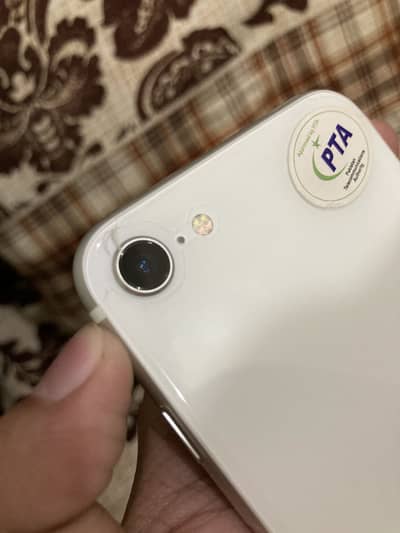 Apple iPhone SE