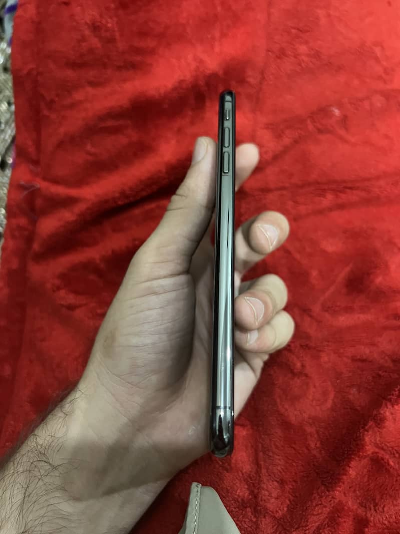 Apple iPhone XS Max 2