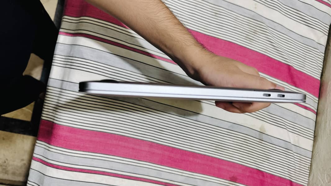 Macbook pro 13 touchbar 6