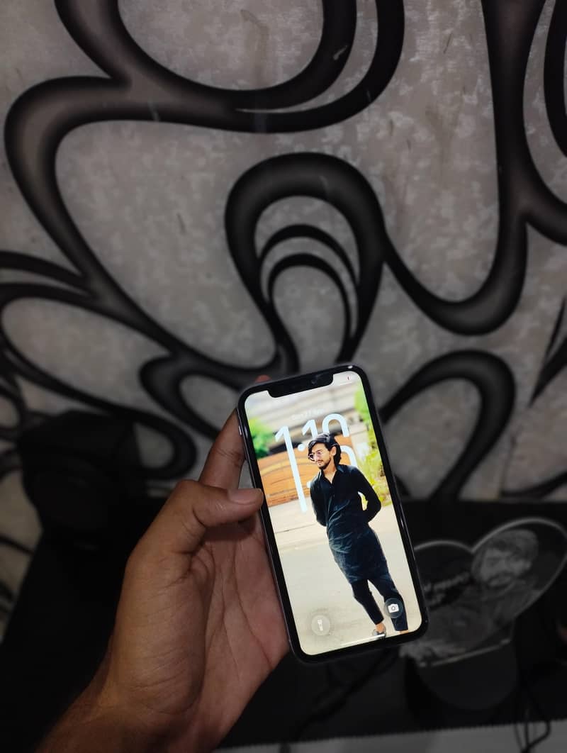 Apple iPhone 11 3