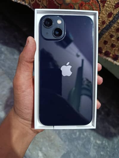 Apple iPhone 13