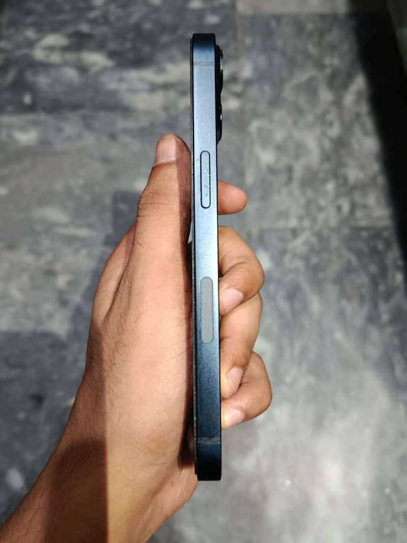Apple iPhone 13 1